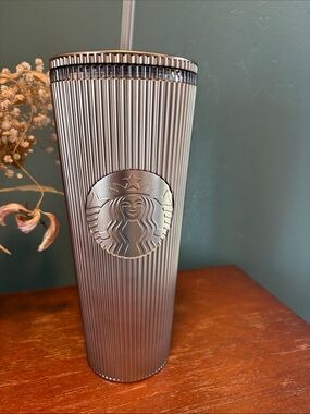 Starbucks Metallic Silver Ribbed Tumbler with Embossed Logo 24oz / 710 ml